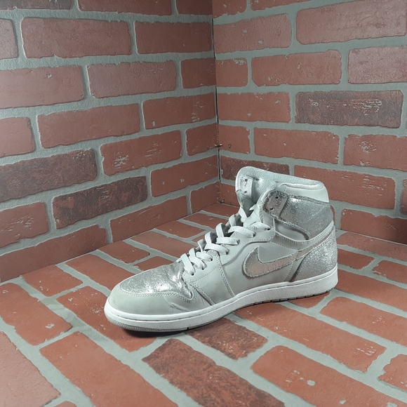 25th ANNIVERSARY JORDAN 1 SILVER - Picture 10 of 14